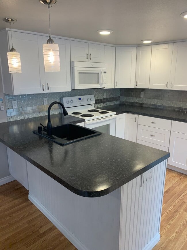 Photo - Adorable Two Bedroom One Bath on Cul De Sa...