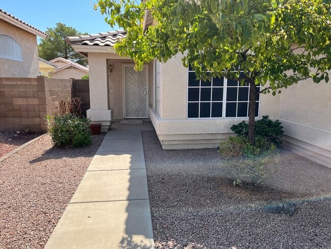 Photo - 33 N Sahuaro Dr