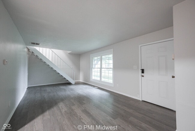 Photo - 6920 Chrysler St