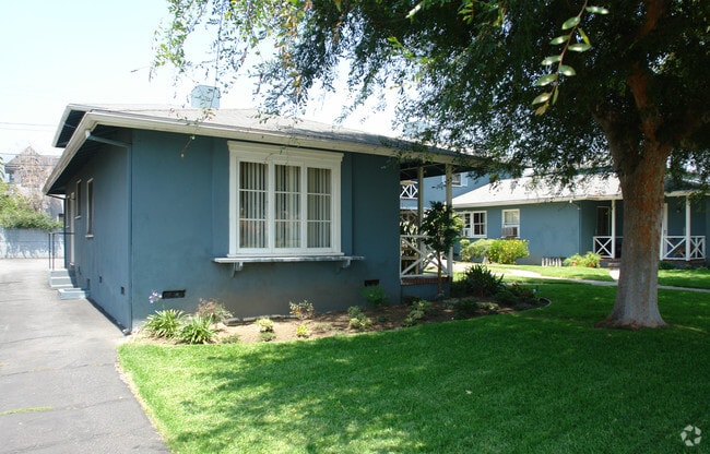 Glenoaks, 625-633 1/2