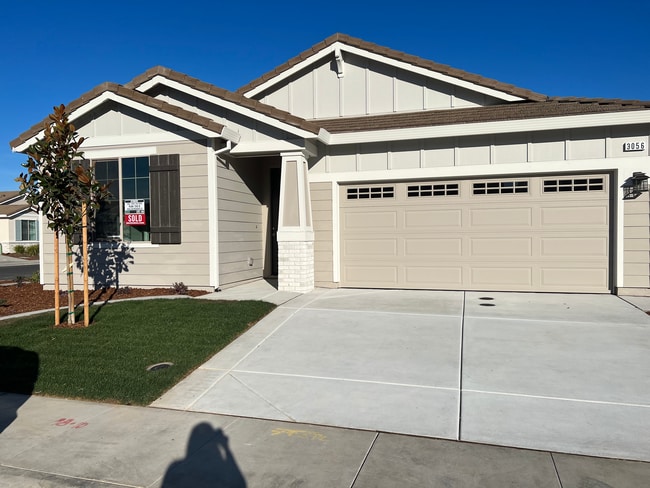 Building Photo - 3056 Checkerspot St Rental