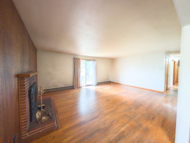 Photo - 971 NW Cleveland Ave