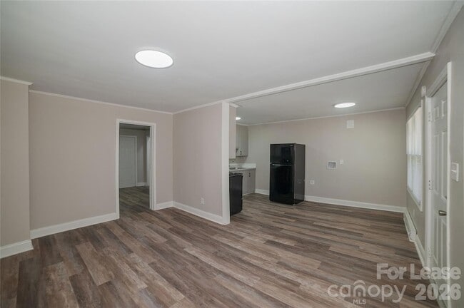 Photo - 5113 Higgins St