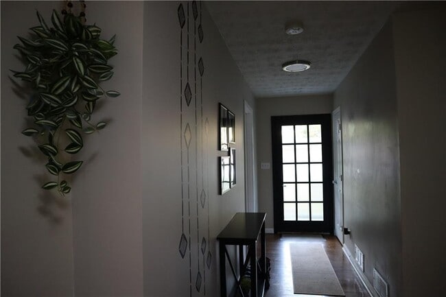 Photo - 3033 Empire Blvd SW