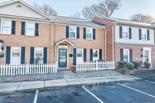 Photo - 8418 Knights Bridge Rd