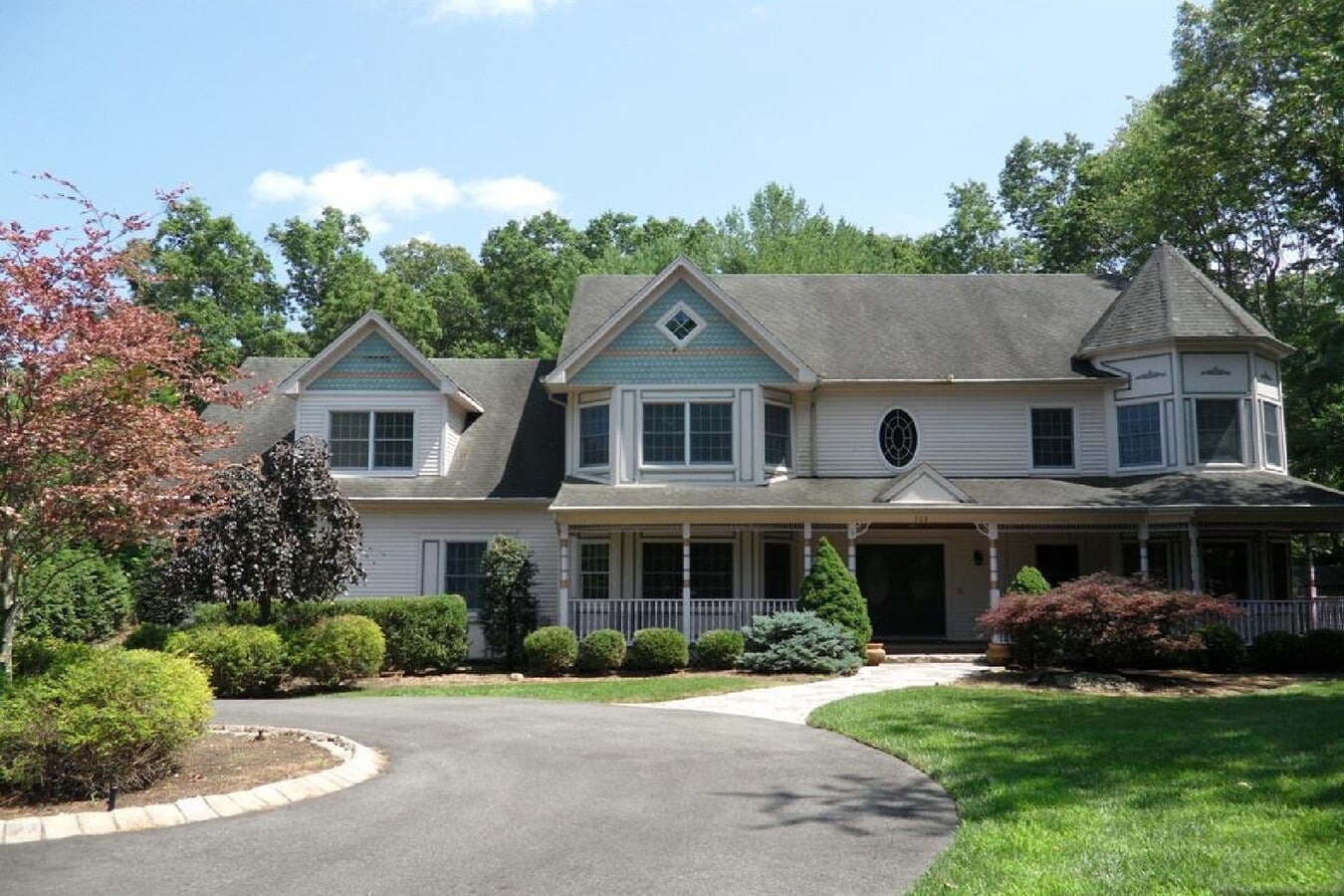 Photo - 765 Colonial Rd