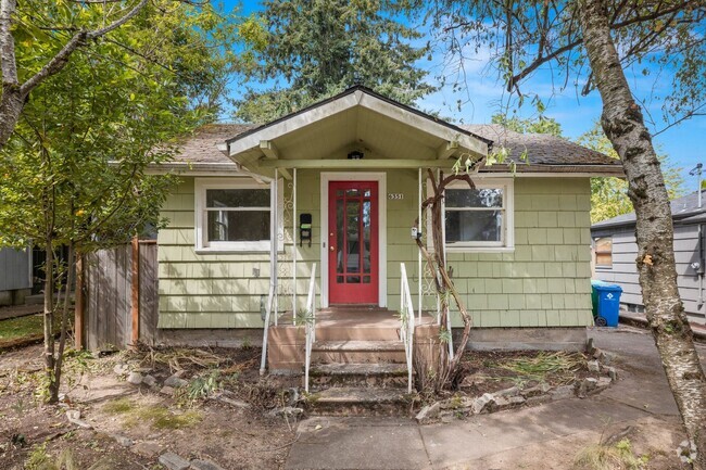 Building Photo - Charming 1 BD/ 1/BA cottage with artist st... Rental