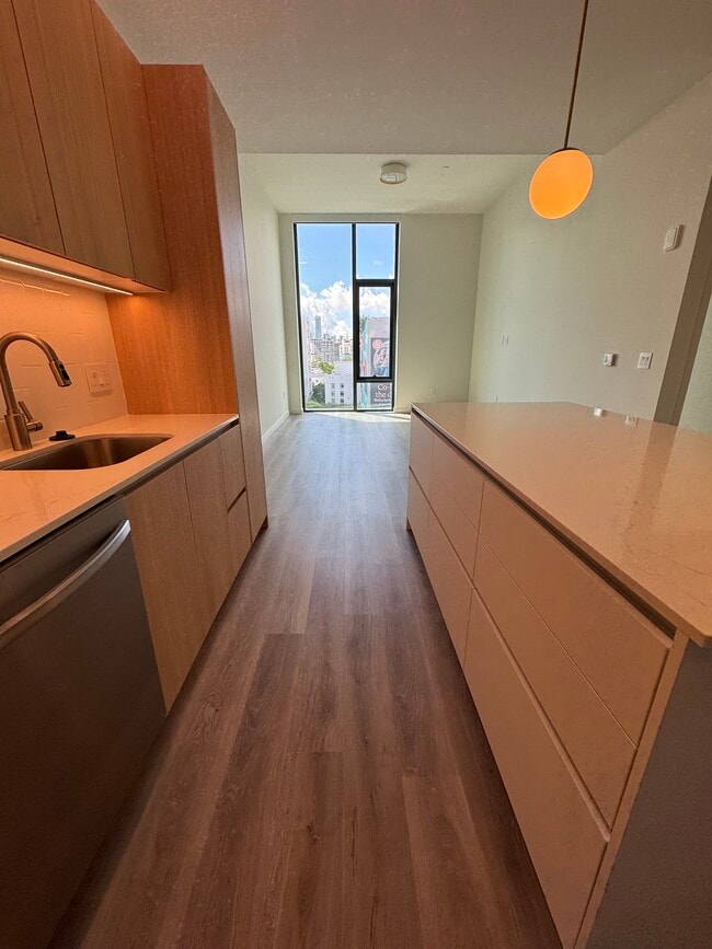 Building Photo - 144 NW 32nd St Unit A1 Rental