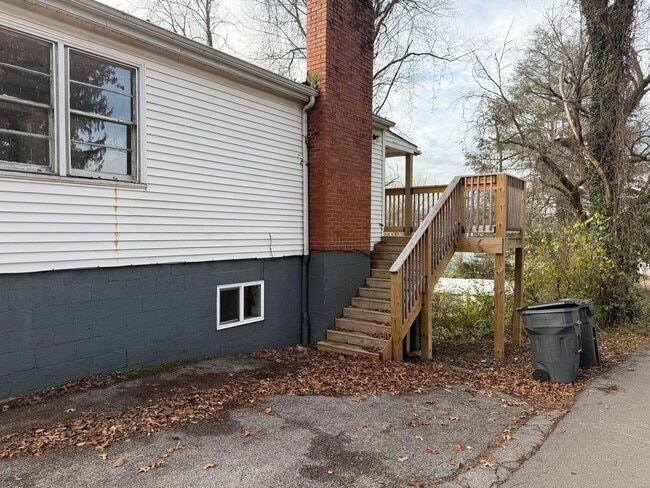 Photo - 221 Taylor St Unit 221 1/2 B