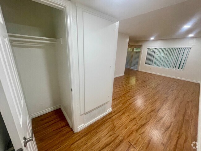 Building Photo - 1400-1480 W Lambert Rd Rental