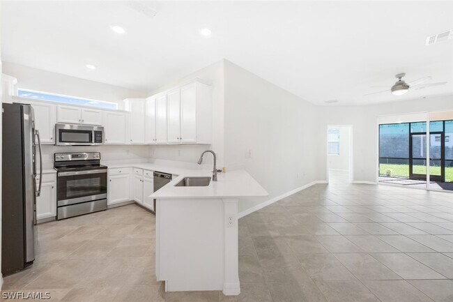 Photo - 2672 Vine Ave