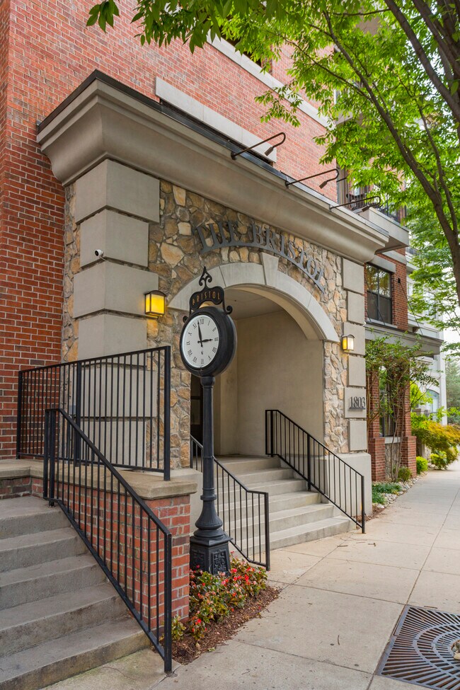 Photo - 1803 Broadway Apartments