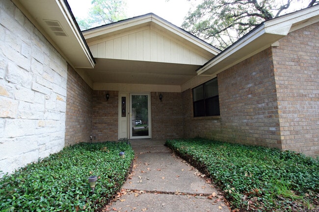 Photo - Great 3/2 CS Home in Raintree