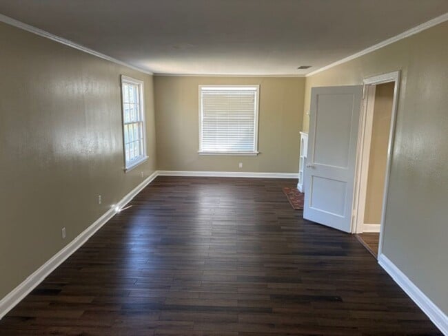 Photo - Updated 2 Bedroom Apartment near LSUS!