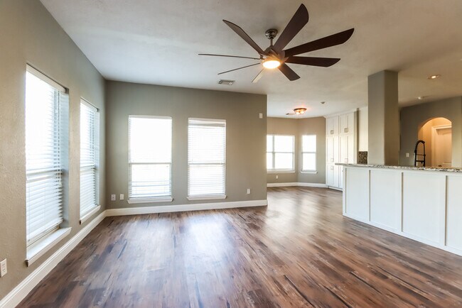 Photo - 3119 Hummingbird Ln