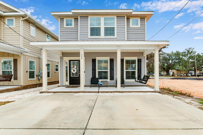 Building Photo - A rare find so close to downtown! Rental