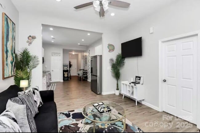 Photo - 1806 Vinton St