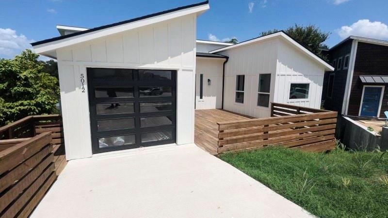 Photo - 5012 Baker St