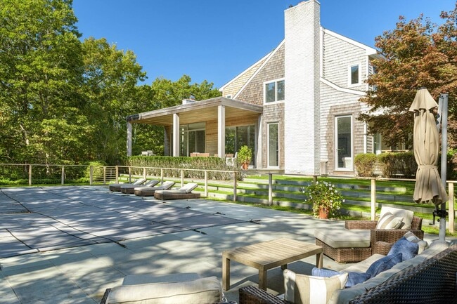 Photo - 1 Paumanok Rd