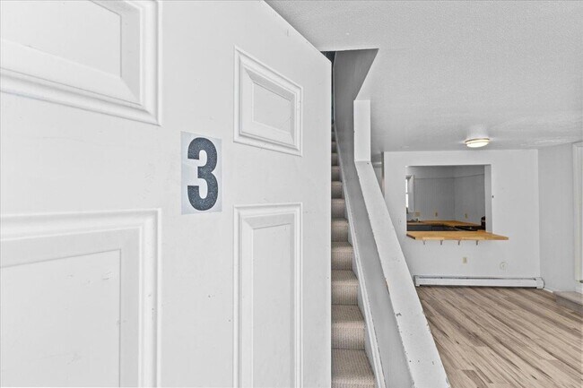 21 Hyde St Unit 3