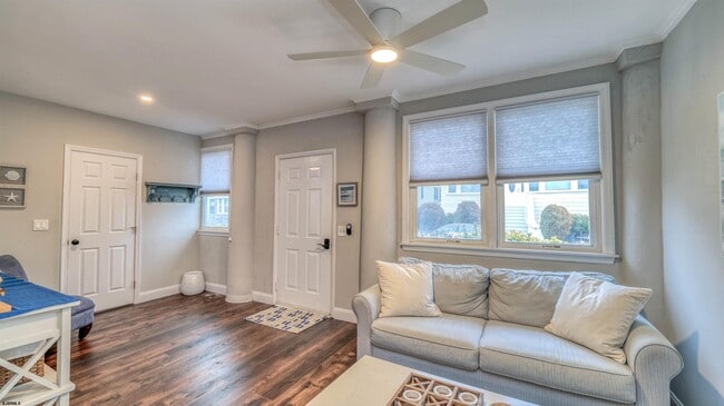 Photo - 120 N Newport Ave