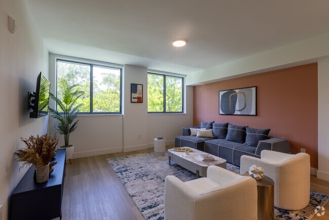 1BR, 1BA - 772SF - Livingroom