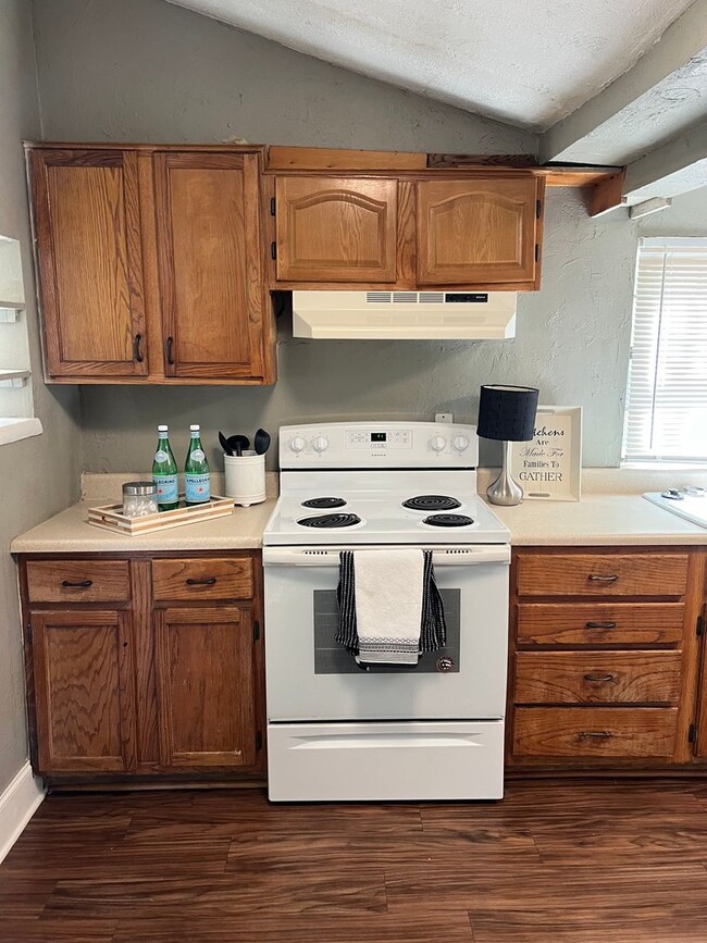 Photo - Charming 4 bed two story close to Plaza district!