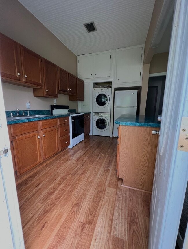 Photo - Spacious 5 Bedroom, 2 Bath available for the 2026 - 2027 school year