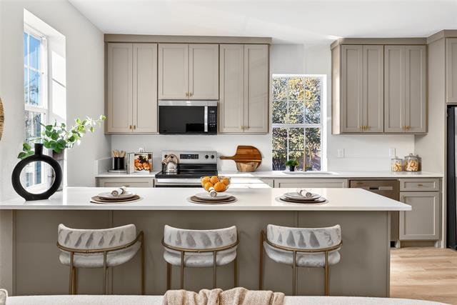 Photo - 439 W 9th St Unit 3