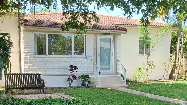 Building Photo - 1241 Wren Ave Rental