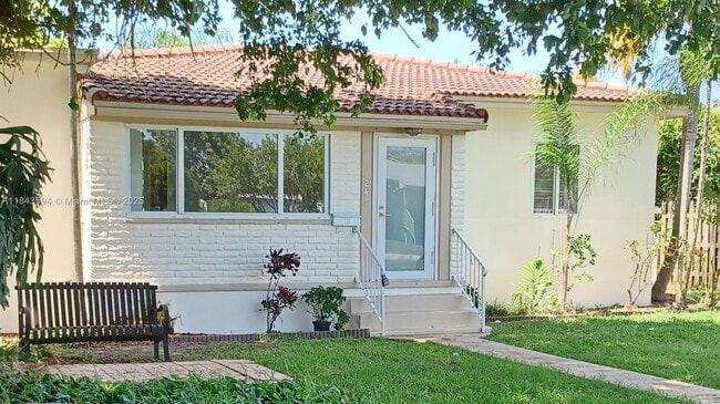 Building Photo - 1241 Wren Ave Rental