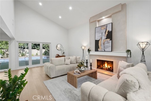 Photo - 6221 Mammoth Ave