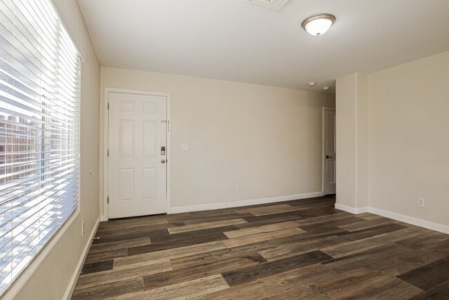 Photo - 2902 W Irma Ln