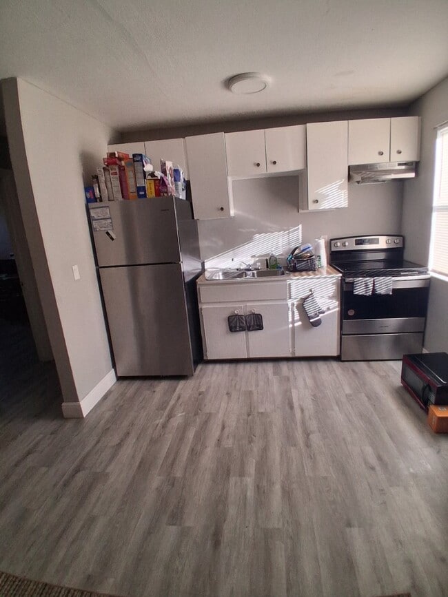 Photo - 639 SW 5th St Unit 2
