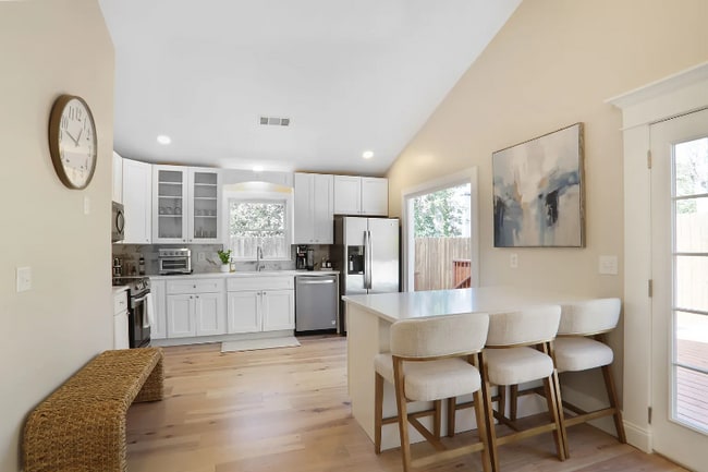 Photo - 1117 Capital Club Cir NE