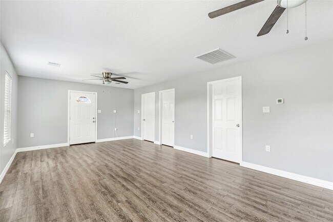 Photo - 520 E Defee Ave