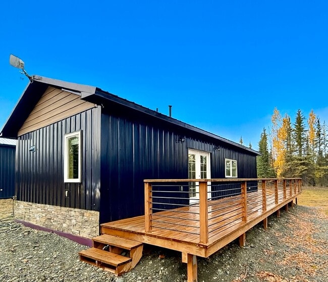 Building Photo - LIKE BRAND NEW SOLDOTNA HOME!