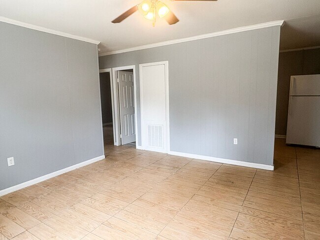 Photo - 501 Weaver St Unit 1