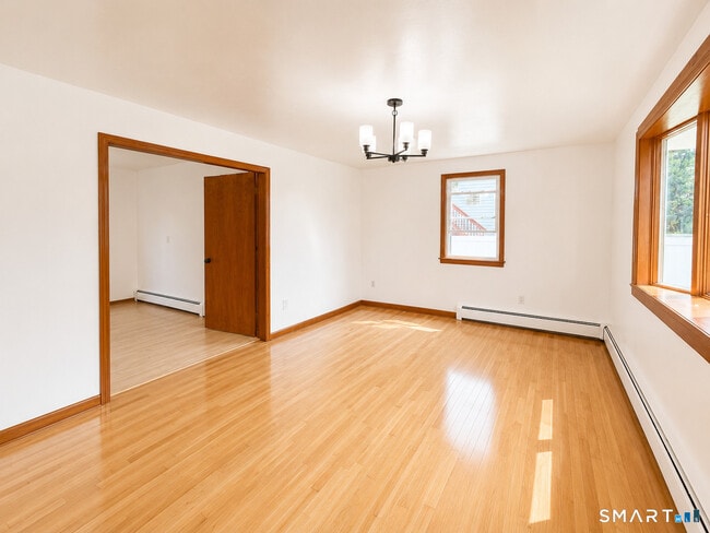Photo - 98 Hartley Dr