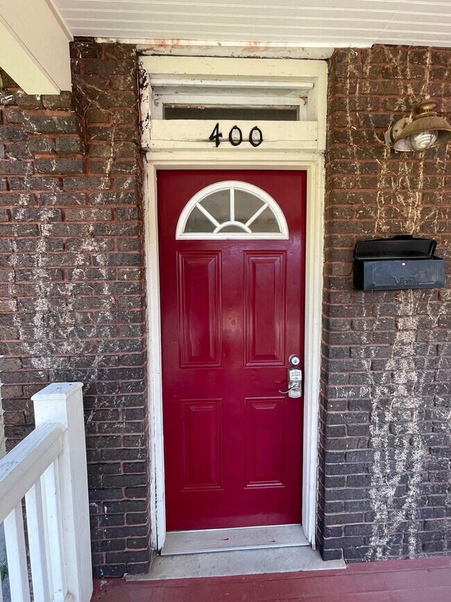 Front door - 400 Chittenden Ave Unit 400