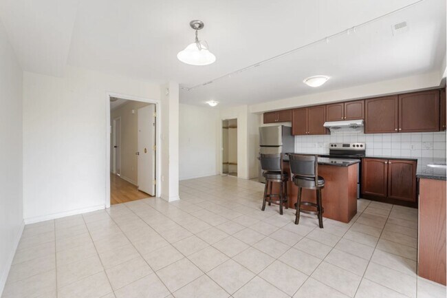 Photo - 2 BED PLUS DEN - 1 BATH - SCARBOROUGH -  FOURPLEX