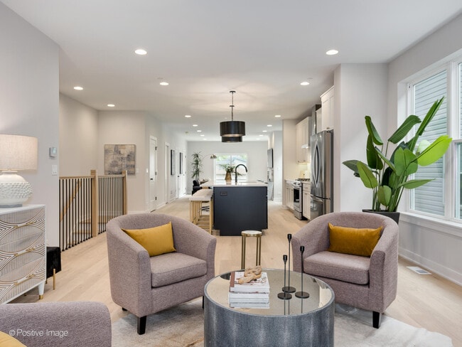 Photo - 1631 N Lawndale Ave Unit 1N