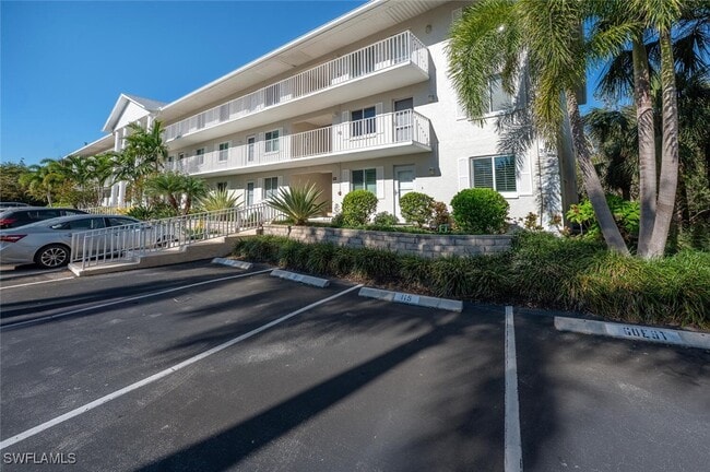 Building Photo - 3021 Sandpiper Bay Cir Unit E206