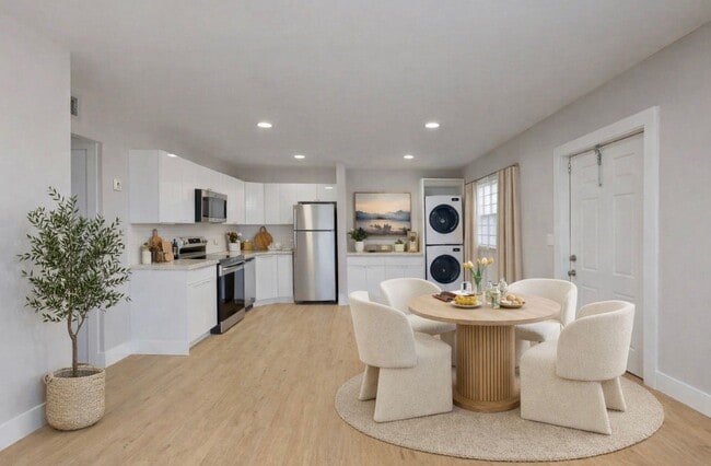 Building Photo - Cottage Cove