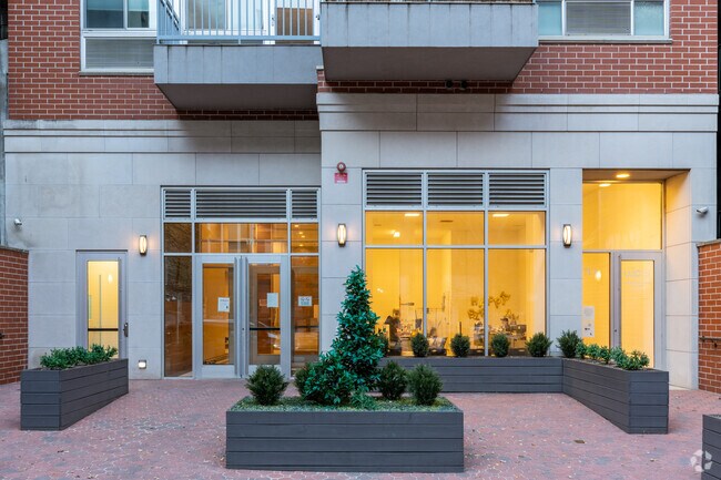 Photo - 171 Henry St