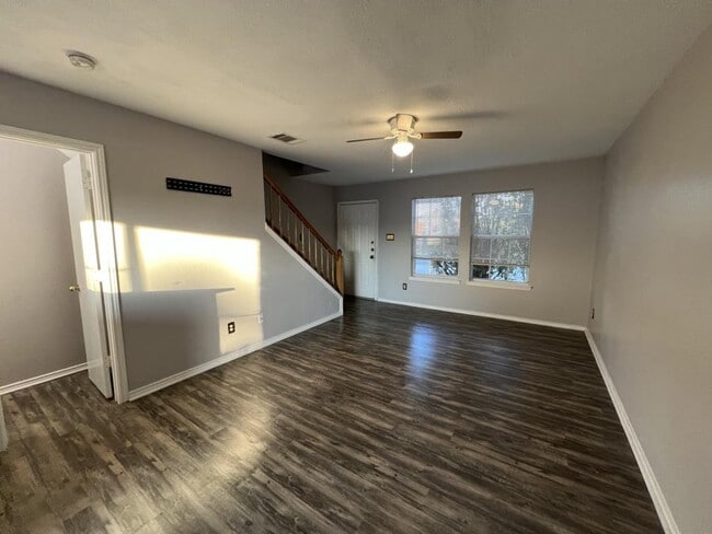 Photo - 5908 Greengate Dr