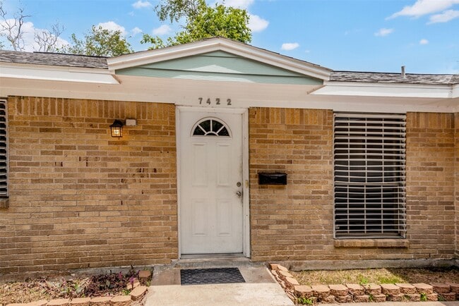 Photo - 7422 Oriole St