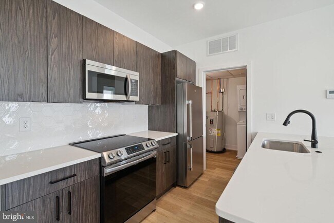 Building Photo - 1419 W Grange Ave Unit 208 Rental