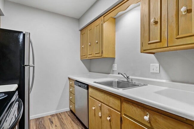 Photo - 5006 Whitcomb Dr Unit 5006-8