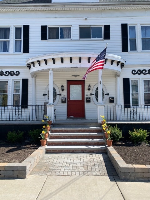 Building Photo - 29 Locust St Unit B